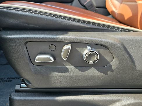 Certified 2023 GMC Yukon XL Denali Ultimate w/ LPO, Floor Liner Package AWD/4WD image 19