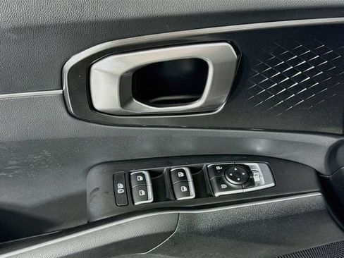 Used 2025 Kia Sorento LX FWD image 17