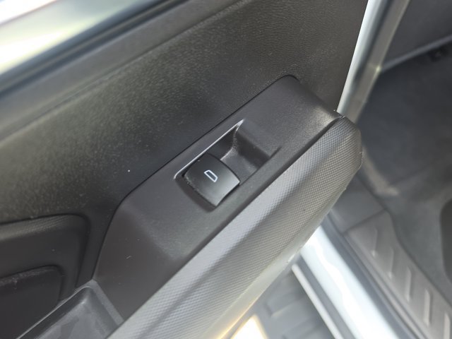 Used 2023 Chevrolet Colorado LT w/ LT Convenience Package RWD image 9