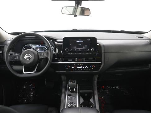 Used 2022 Nissan Pathfinder S AWD/4WD image 16