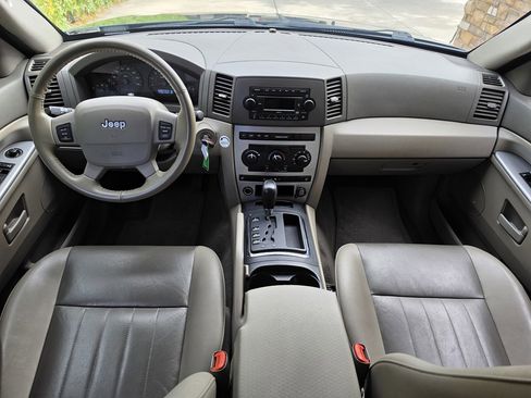 Used 2005 Jeep Grand Cherokee Laredo image 38