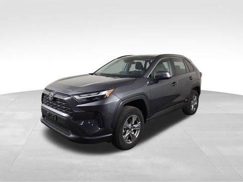 Used 2025 Toyota RAV4 XLE image 2