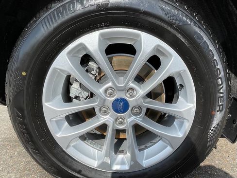 Used 2020 Ford Escape SE image 16