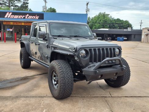Used 2020 Jeep Gladiator Sport w/ Cold Weather Group AWD/4WD image 11