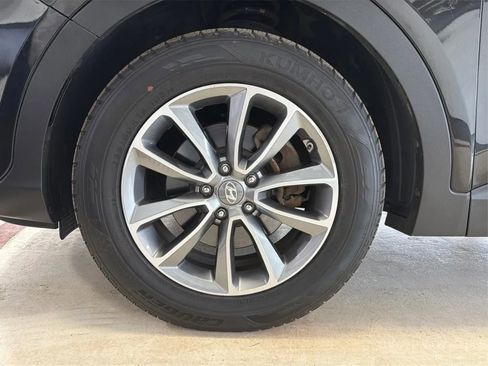 Used 2017 Hyundai Santa Fe SE image 13