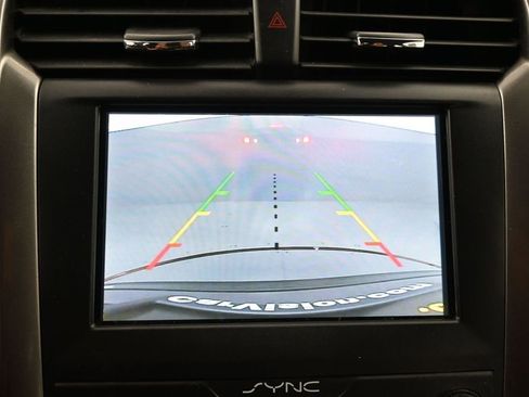 Used 2020 Ford Fusion SE FWD image 16