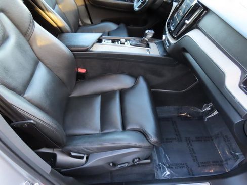 Used 2018 Volvo XC60 T6 Inscription w/ Convenience Package AWD/4WD image 18