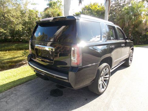Used 2020 GMC Yukon Denali w/ Denali Premium Package image 24