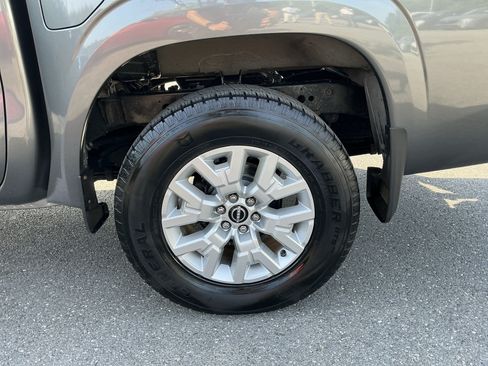 Used 2022 Nissan Frontier SV AWD/4WD image 8