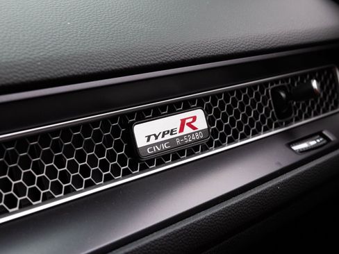 Used 2025 Honda Civic Type R image 13