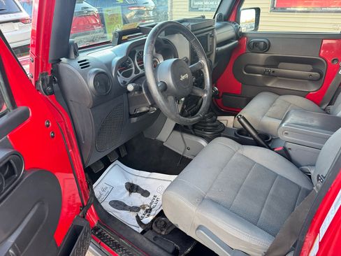 Used 2008 Jeep Wrangler Unlimited Rubicon w/ Dual Top Group image 10