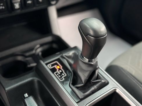 Used 2022 Toyota Tacoma TRD Sport w/ Technology Package image 25