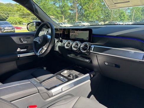 New 2025 Mercedes-Benz GLB 250 4MATIC image 26
