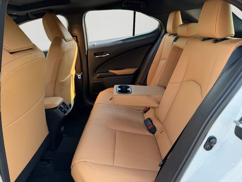 New 2026 Lexus UX 300h AWD image 8