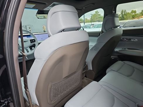 Certified 2026 Genesis GV70 2.5T Advanced image 16