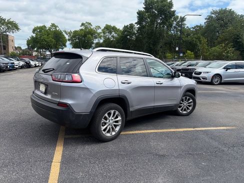 Used 2019 Jeep Cherokee Latitude w/ Popular Appearance Group FWD image 4