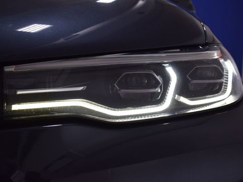 Used 2020 BMW X7 xDrive40i w/ Premium Package image 32