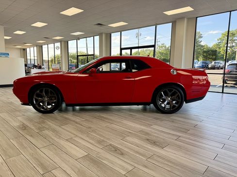 Used 2019 Dodge Challenger R/T w/ Cold Weather Group RWD image 4
