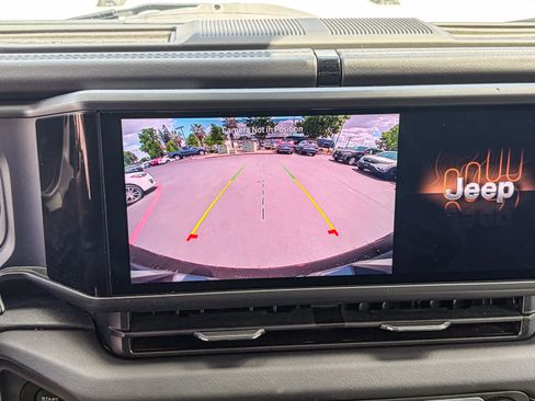 Used 2025 Jeep Wrangler Sahara image 23