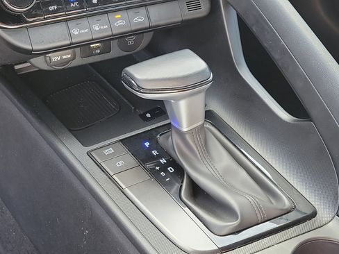 Used 2025 Hyundai Elantra Sport FWD image 26