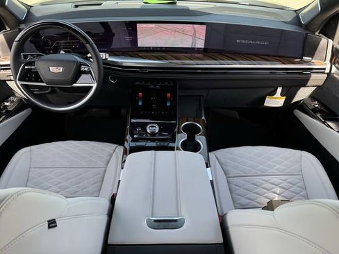 New 2026 Cadillac Escalade ESV Platinum Sport w/ LPO, ONYX Package image 9