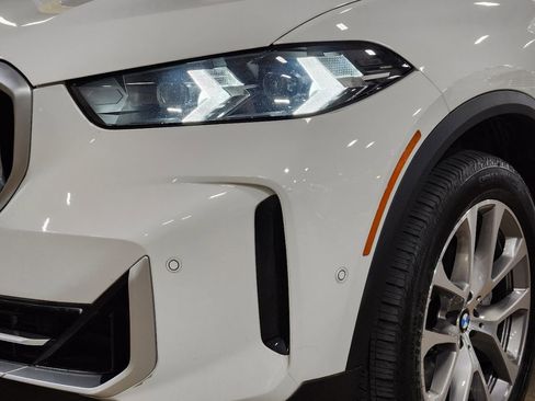Used 2024 BMW X5 xDrive40i w/ Climate Comfort Package image 14