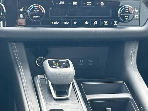 New 2026 Nissan Pathfinder Platinum AWD/4WD image 25