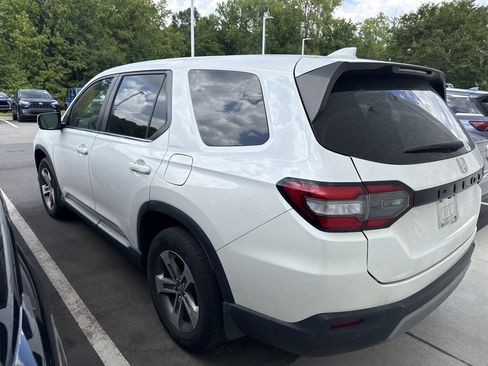 Used 2023 Honda Pilot EX-L image 10