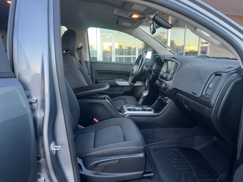 Used 2022 Chevrolet Colorado LT w/ LT Convenience Package image 19