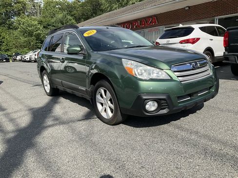 Used 2013 Subaru Outback 2.5i Premium AWD/4WD image 3