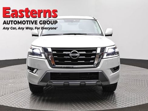 Used 2024 Nissan Armada SL w/ Captain's Chairs Package image 2