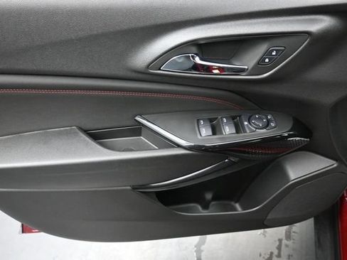 Used 2025 Chevrolet Trax RS FWD image 13