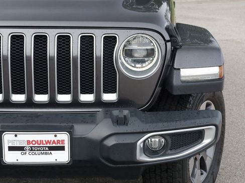 Used 2019 Jeep Wrangler Unlimited Sahara image 20