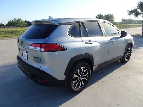 Used 2024 Toyota Corolla Cross AWD Hybrid image 4