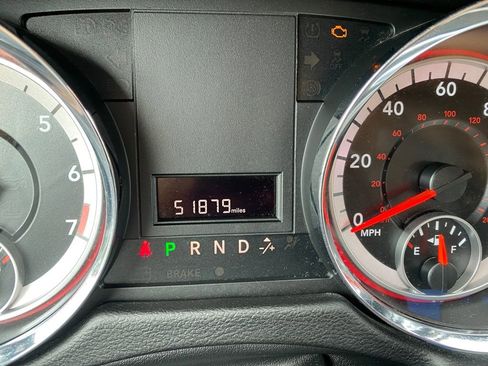 Used 2019 Dodge Grand Caravan SXT w/ Mopar Premium Addition Group FWD image 15
