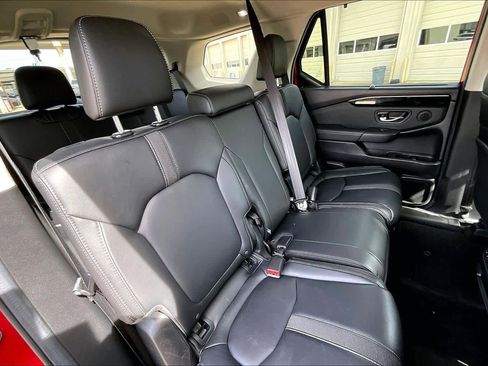 Used 2025 Honda Pilot EX-L image 19