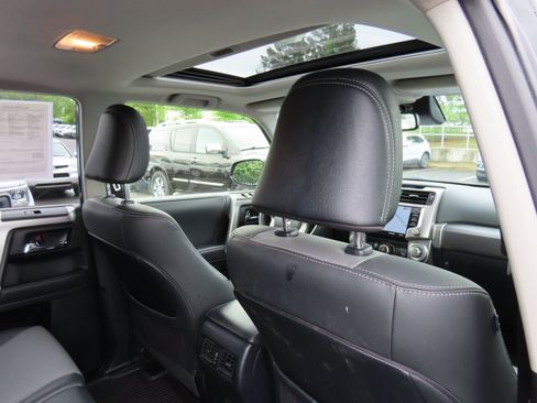Used 2020 Toyota 4Runner SR5 Premium w/ Moonroof Package AWD/4WD image 34