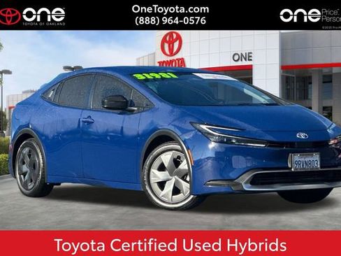 Certified 2024 Toyota Prius Prime SE image 1
