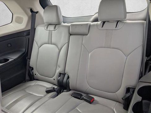 Used 2023 Honda Pilot Touring image 18