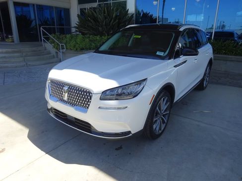 Used 2020 Lincoln Corsair Reserve w/ Beyond Blue Interior Package FWD image 3