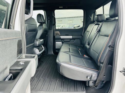 Used 2024 Ford F150 Lariat w/ FX4 Off-Road Package image 32