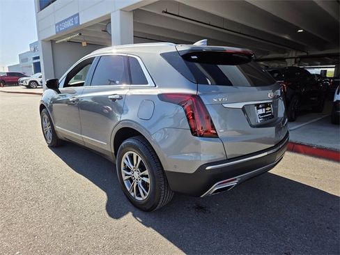 Certified 2021 Cadillac XT5 Premium Luxury image 4