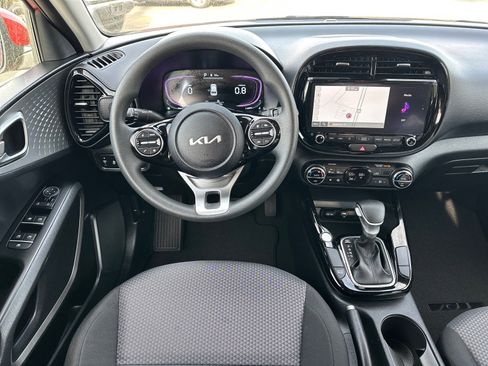 Certified 2025 Kia Soul S image 7