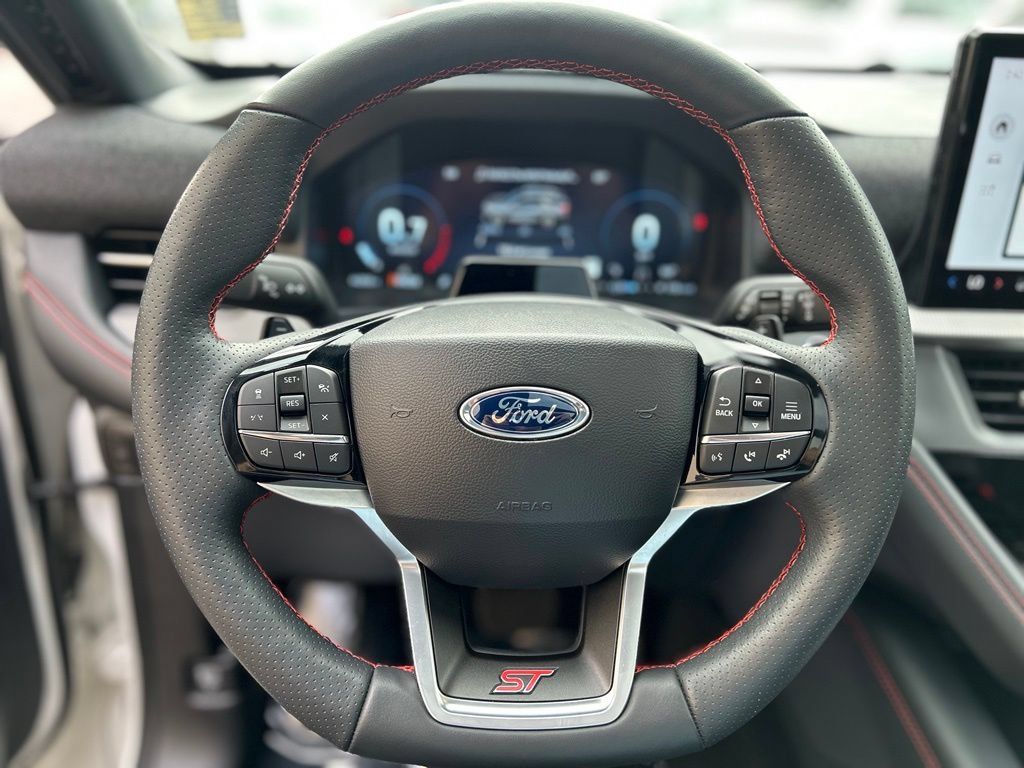 Used 2025 Ford Explorer ST AWD/4WD image 19
