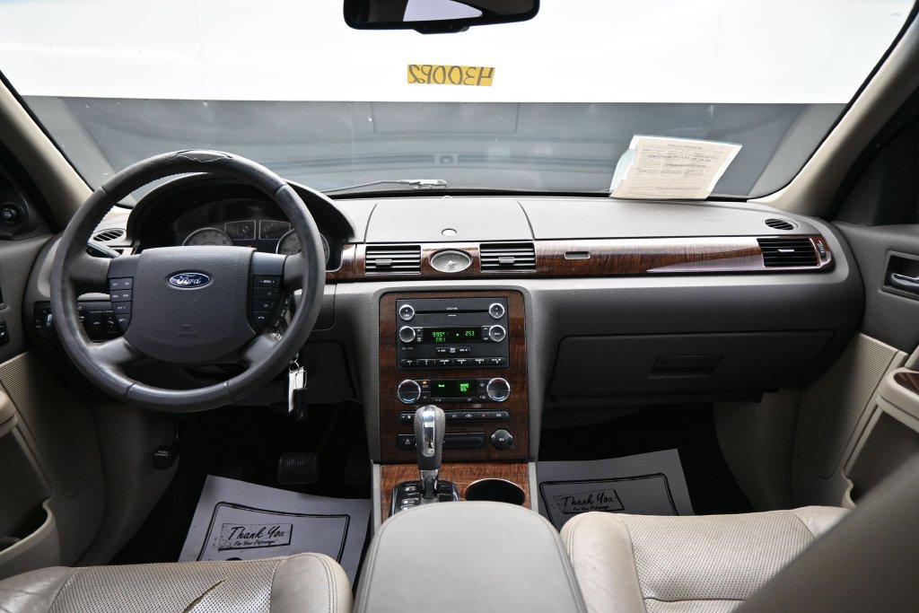 Used 2008 Ford Taurus Limited FWD image 15