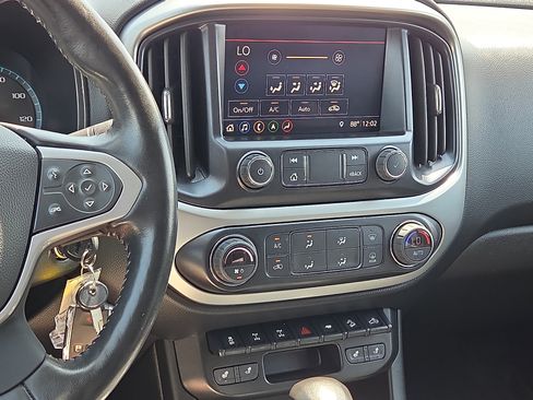 Used 2022 Chevrolet Colorado ZR2 AWD/4WD image 19