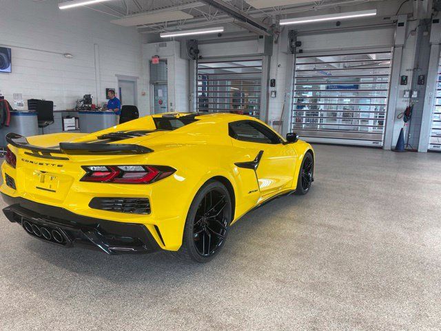 Used 2025 Chevrolet Corvette Z06 RWD image 5