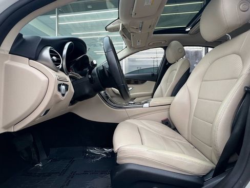 Used 2019 Mercedes-Benz C 300 Sedan image 15