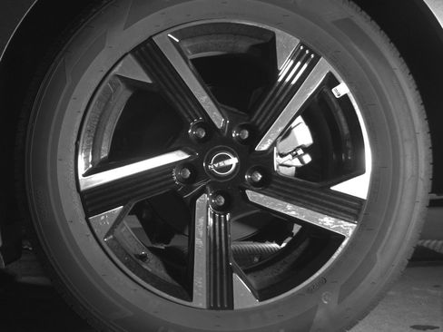 Used 2025 Nissan Sentra SV FWD image 14
