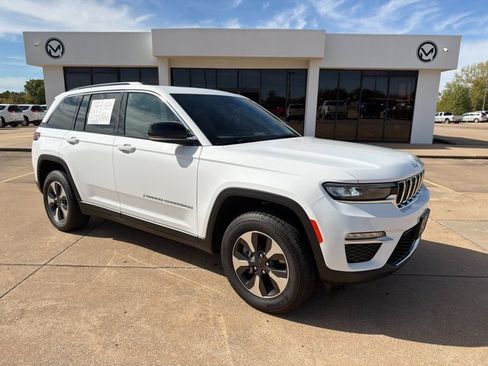 Used 2024 Jeep Grand Cherokee Limited 4xe image 3